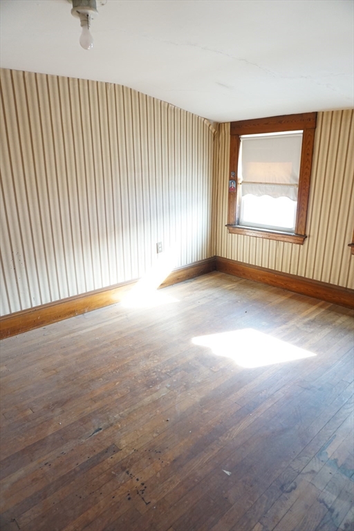 13-15 Linwood Ave