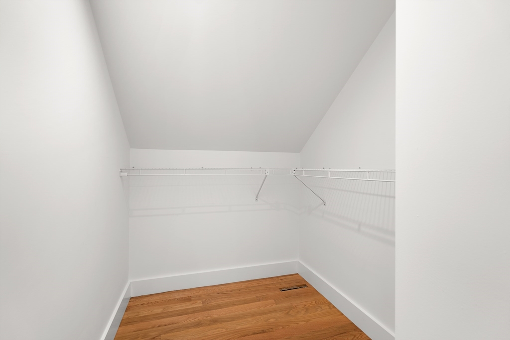 92 Alexander St # 3