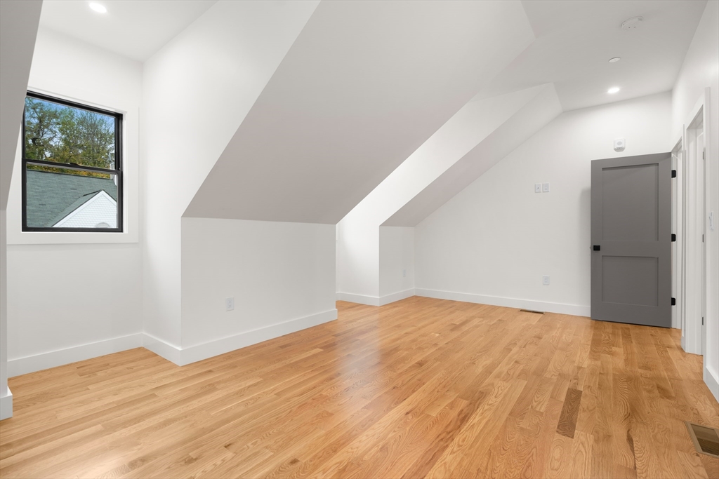 92 Alexander St # 3