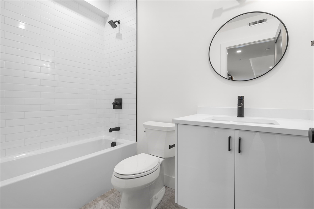 92 Alexander St # 3