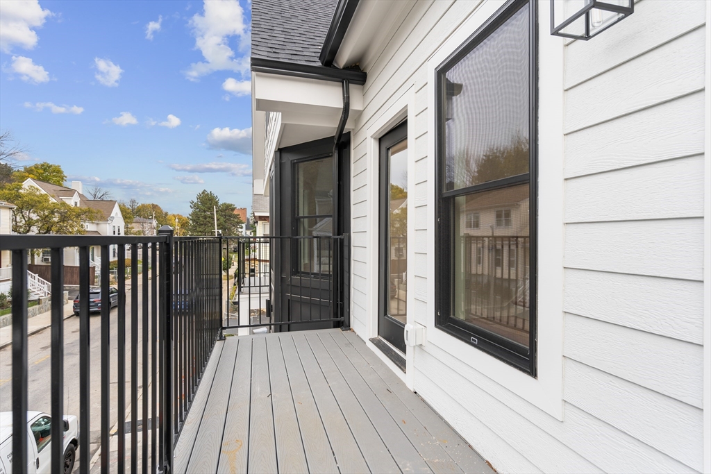 92 Alexander St # 3