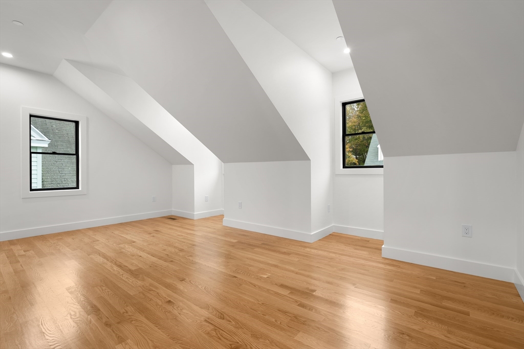 92 Alexander St # 3