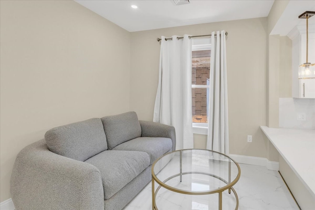 11 Burrell St # 2
