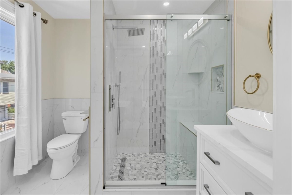 11 Burrell St # 2
