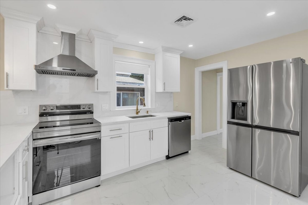 11 Burrell St # 2