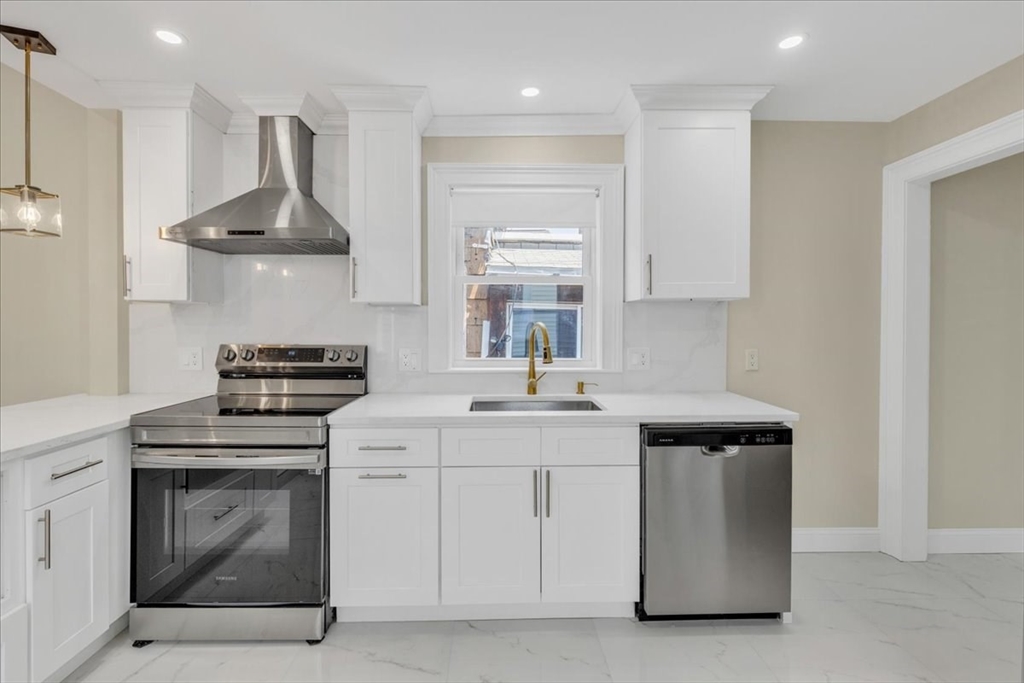 11 Burrell St # 2