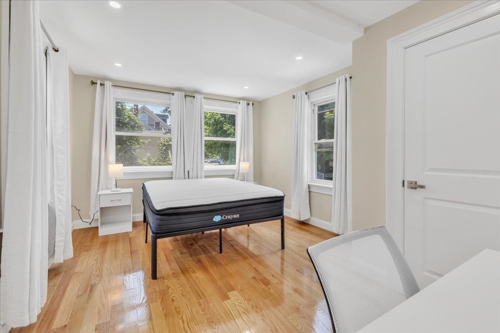 11 Burrell St # 2