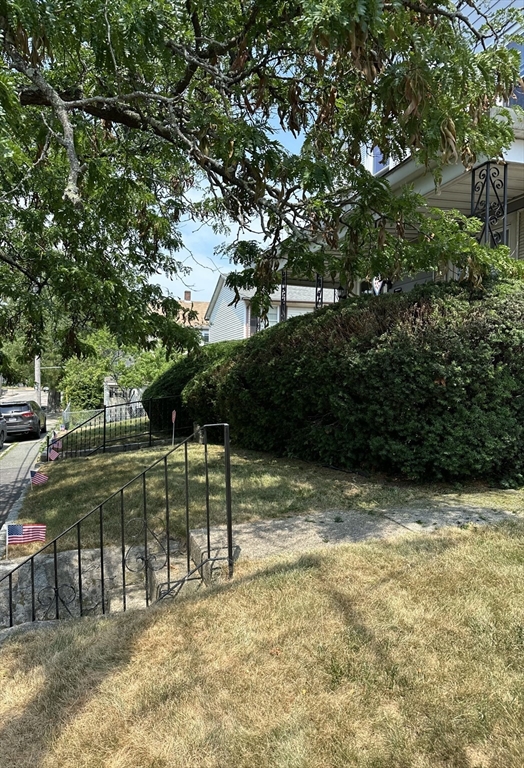 34 Penn St Unit: 2/F