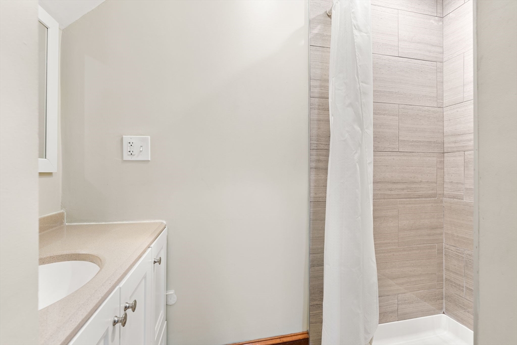 7 Whitten St # 3