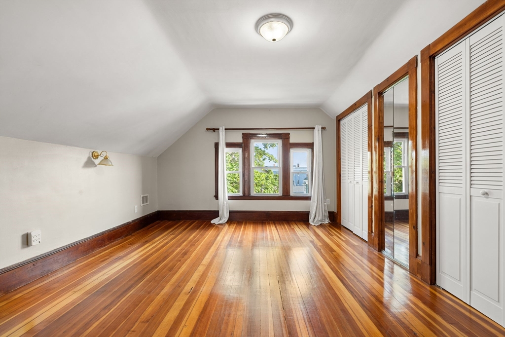7 Whitten St # 3