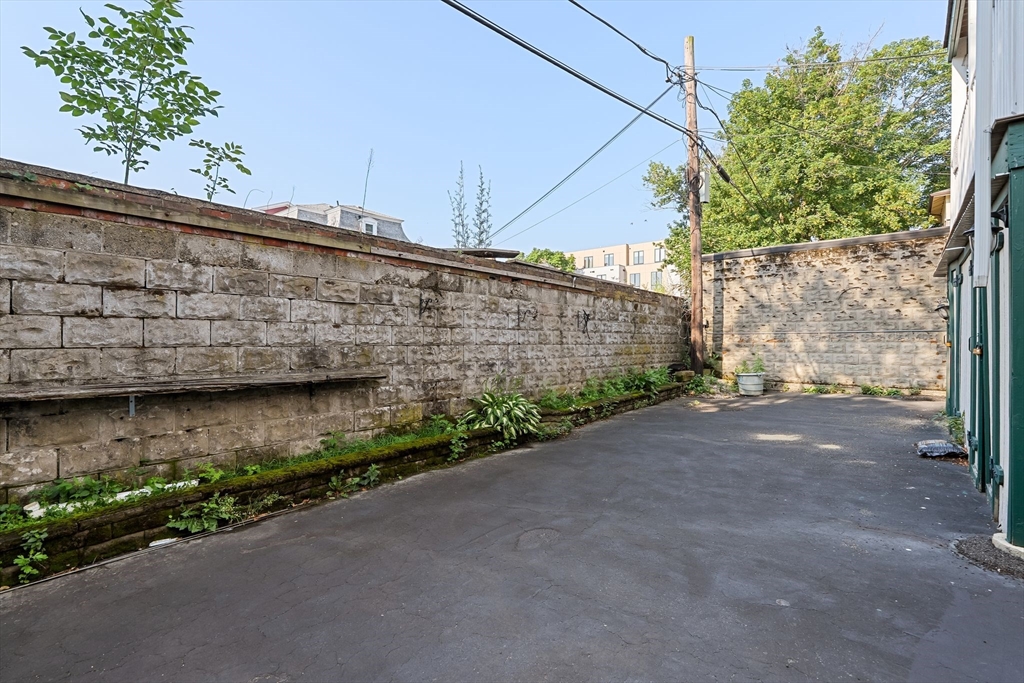7 Whitten St # 3