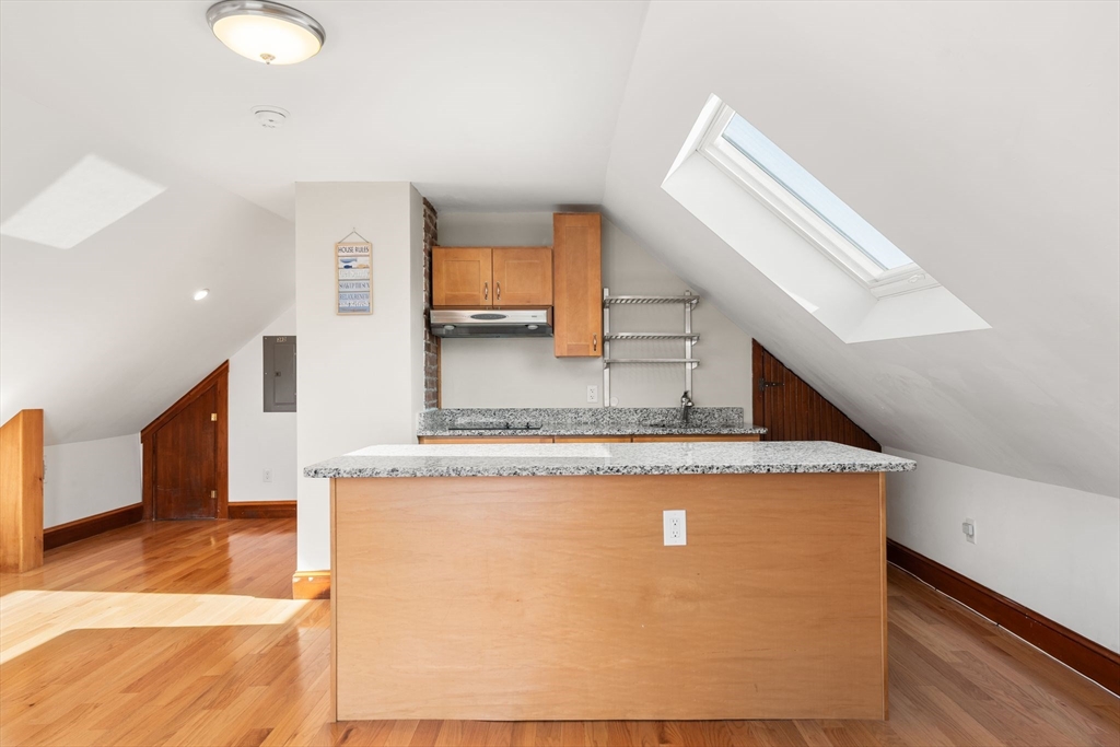 7 Whitten St # 3