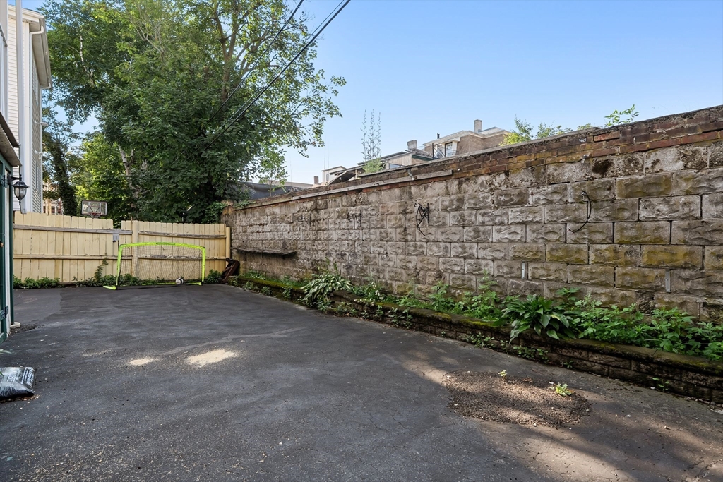 7 Whitten St # 3