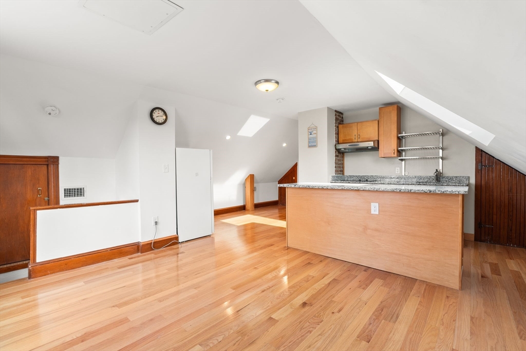 7 Whitten St # 3