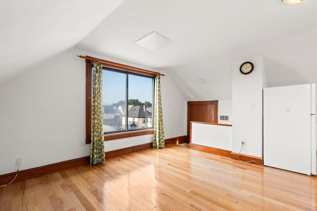 7 Whitten St # 3