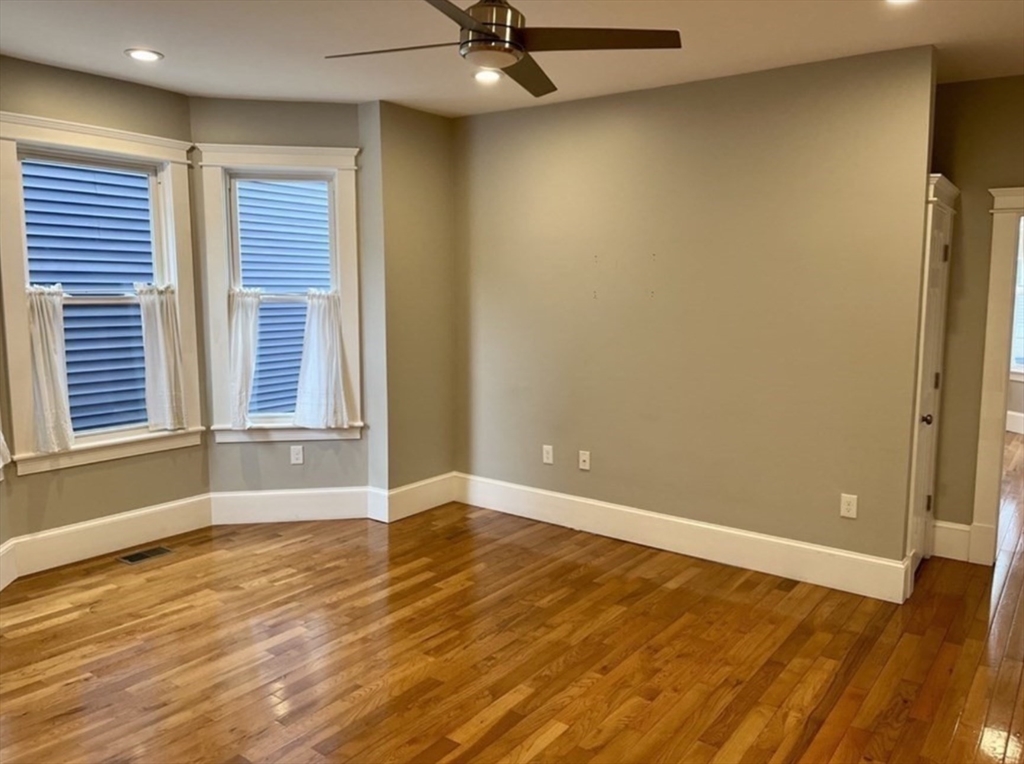 16 E Cottage St # 1