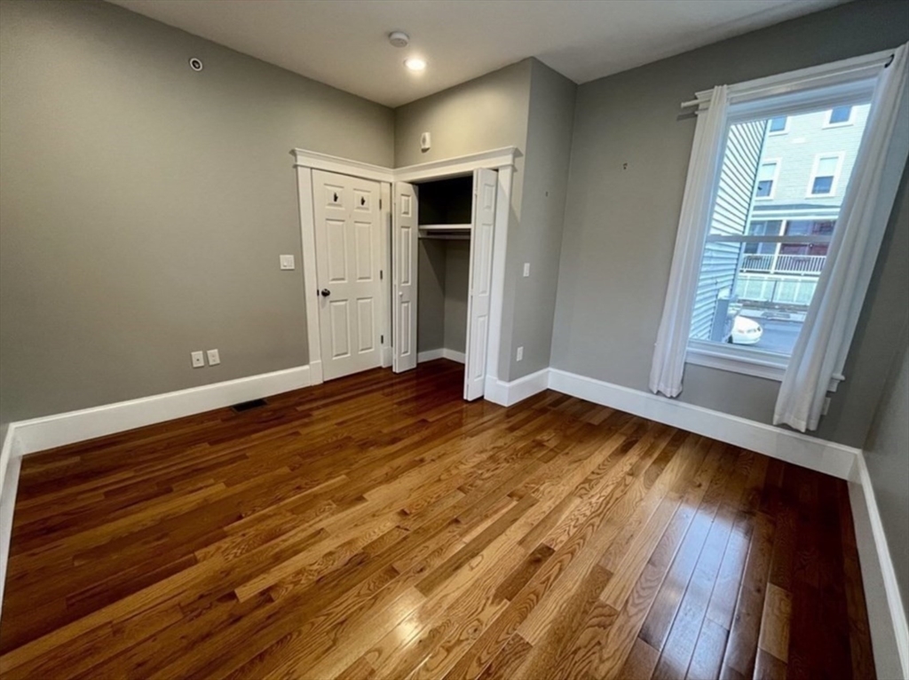 16 E Cottage St # 1
