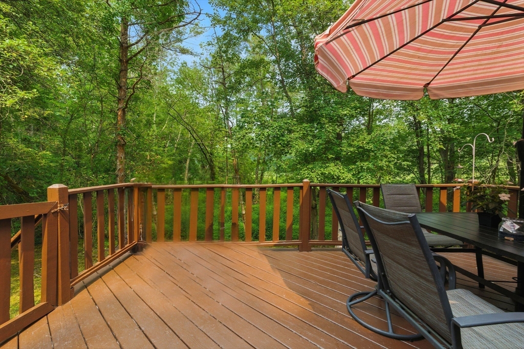 82 Raleigh Tavern Ln, North Andover