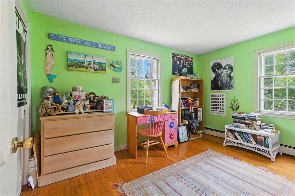 82 Raleigh Tavern Ln, North Andover