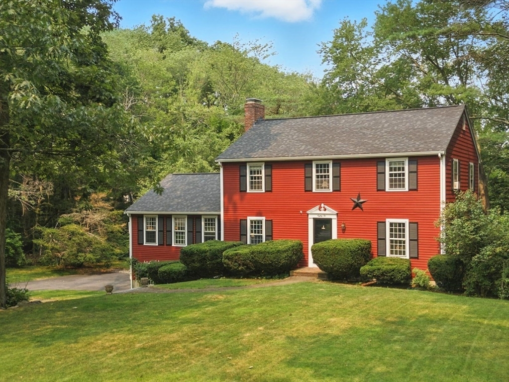 82 Raleigh Tavern Ln, North Andover