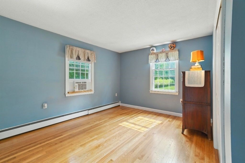 82 Raleigh Tavern Ln, North Andover