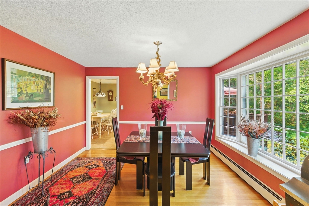 82 Raleigh Tavern Ln, North Andover