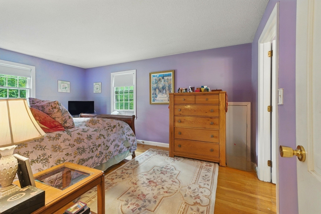 82 Raleigh Tavern Ln, North Andover