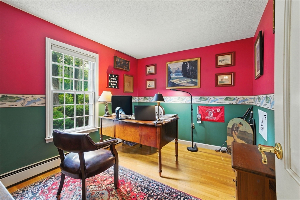82 Raleigh Tavern Ln, North Andover
