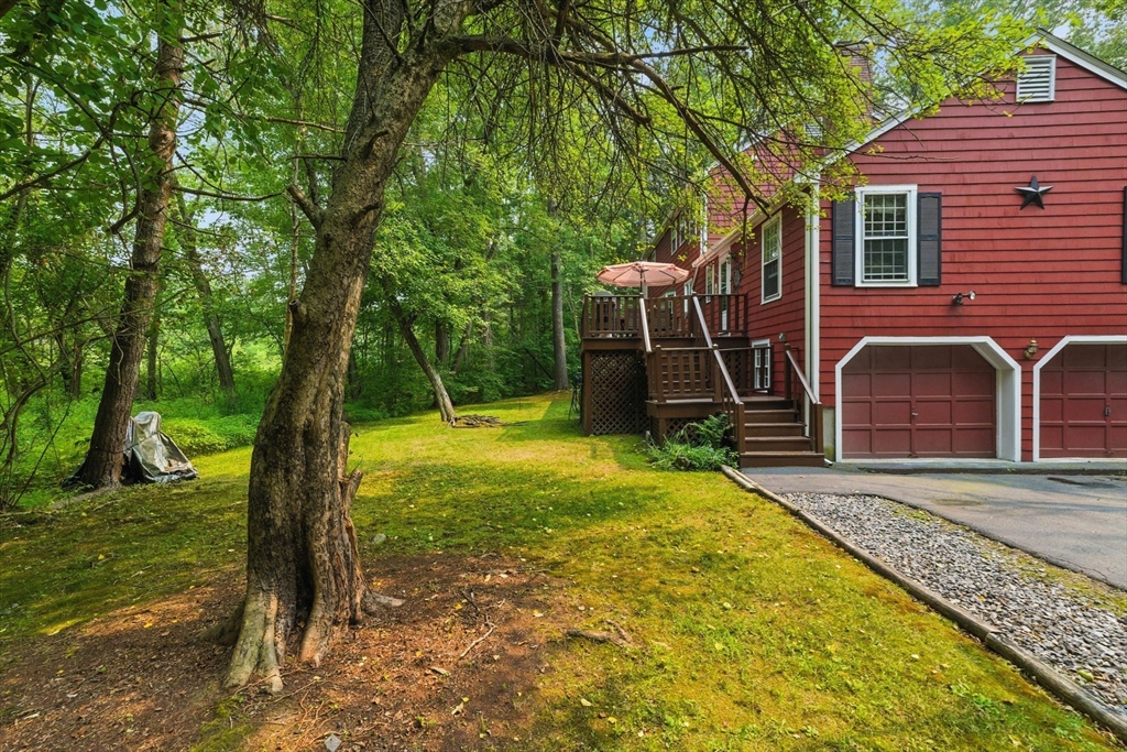 82 Raleigh Tavern Ln, North Andover