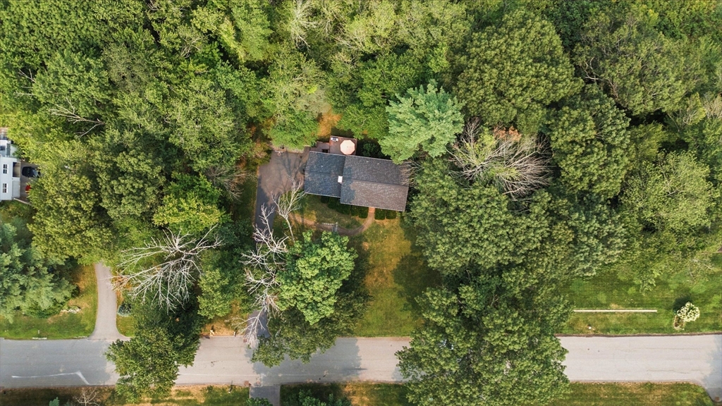 82 Raleigh Tavern Ln, North Andover
