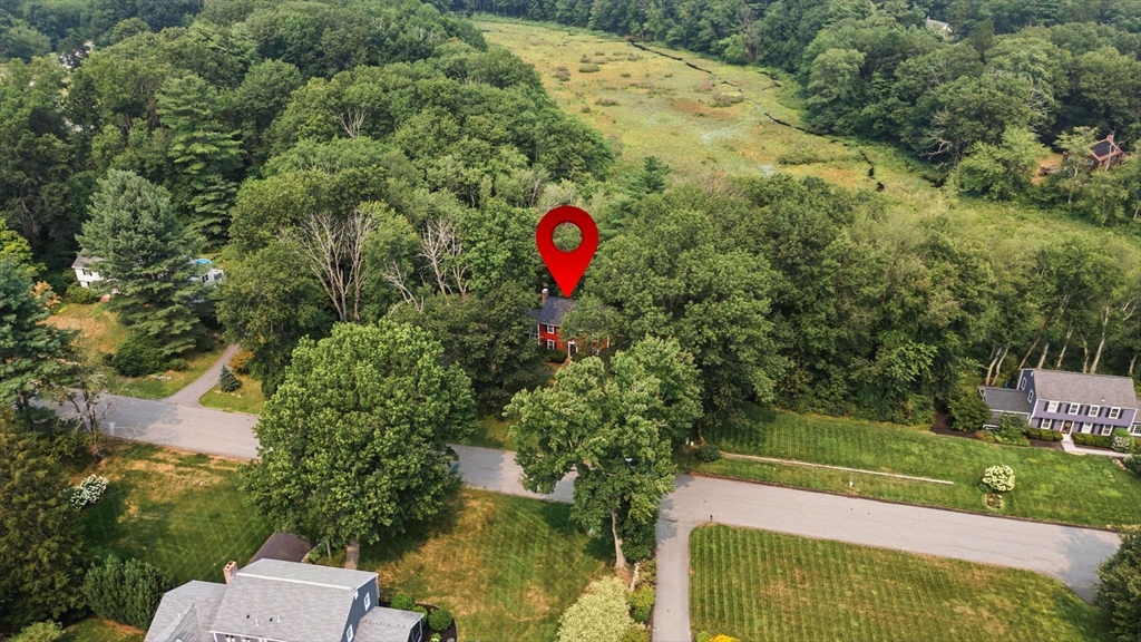 82 Raleigh Tavern Ln, North Andover