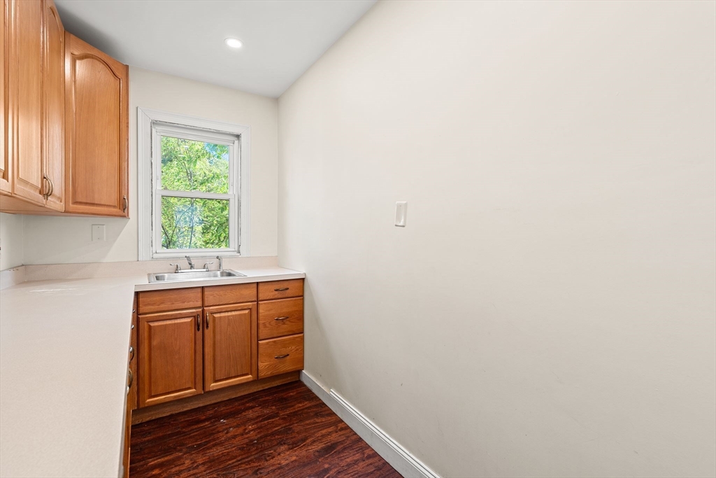 51 Sylvia St # 2