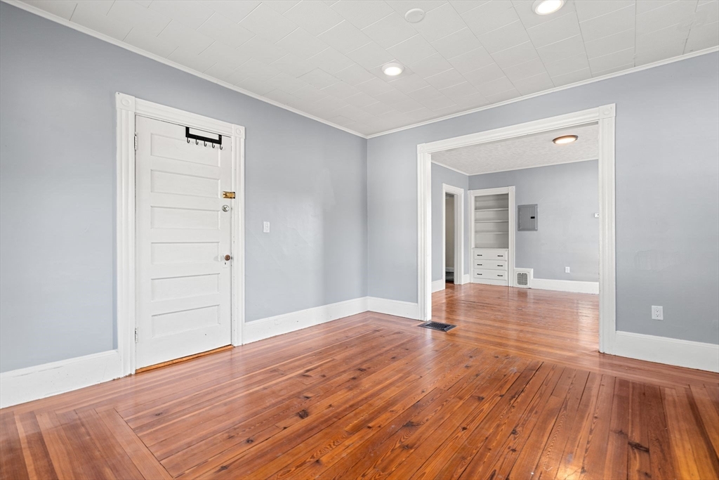 51 Sylvia St # 2