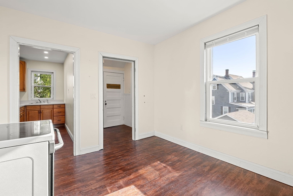 51 Sylvia St # 2