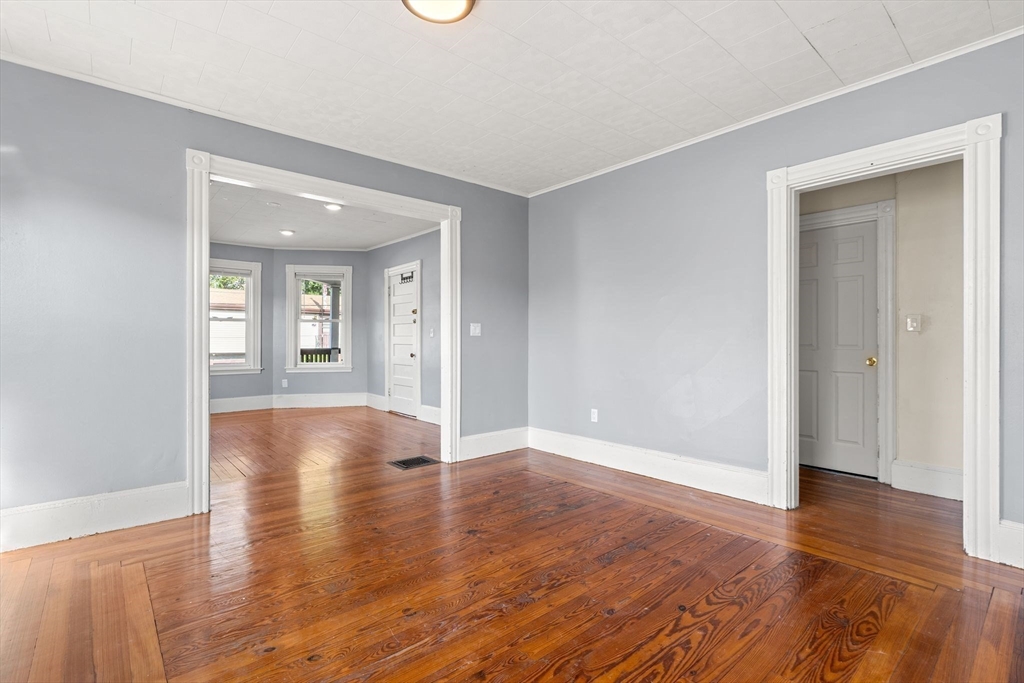 51 Sylvia St # 2