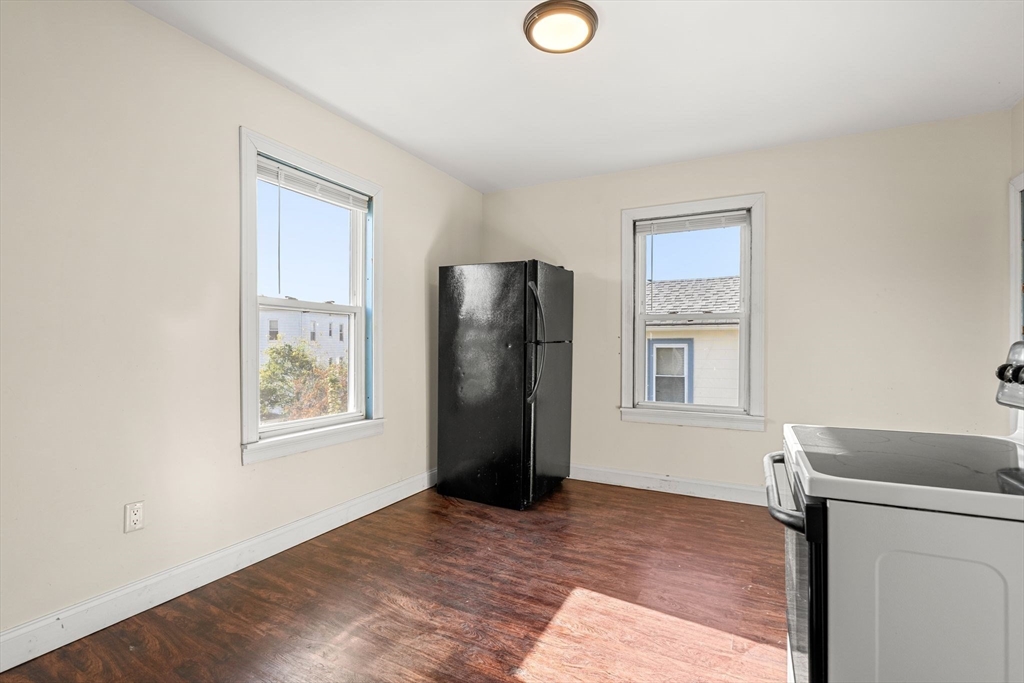 51 Sylvia St # 2
