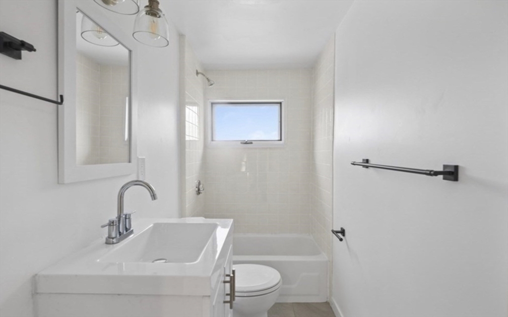 77 Lenoxdale Ave # 77