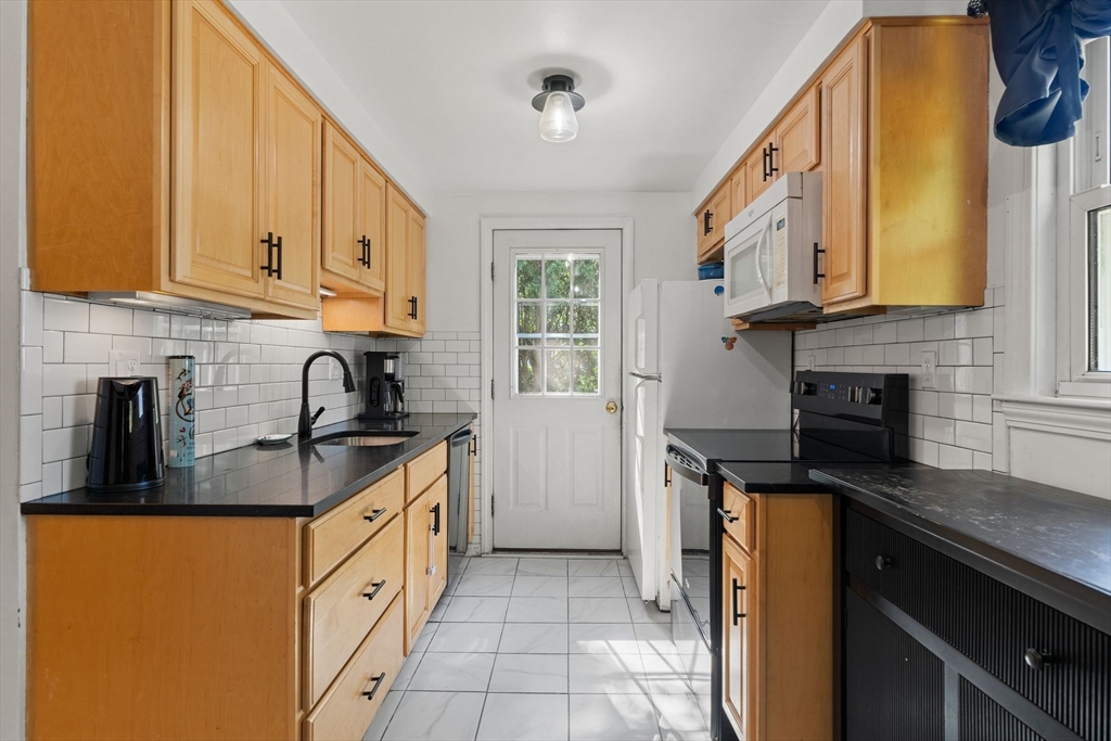 7 Anna Rd