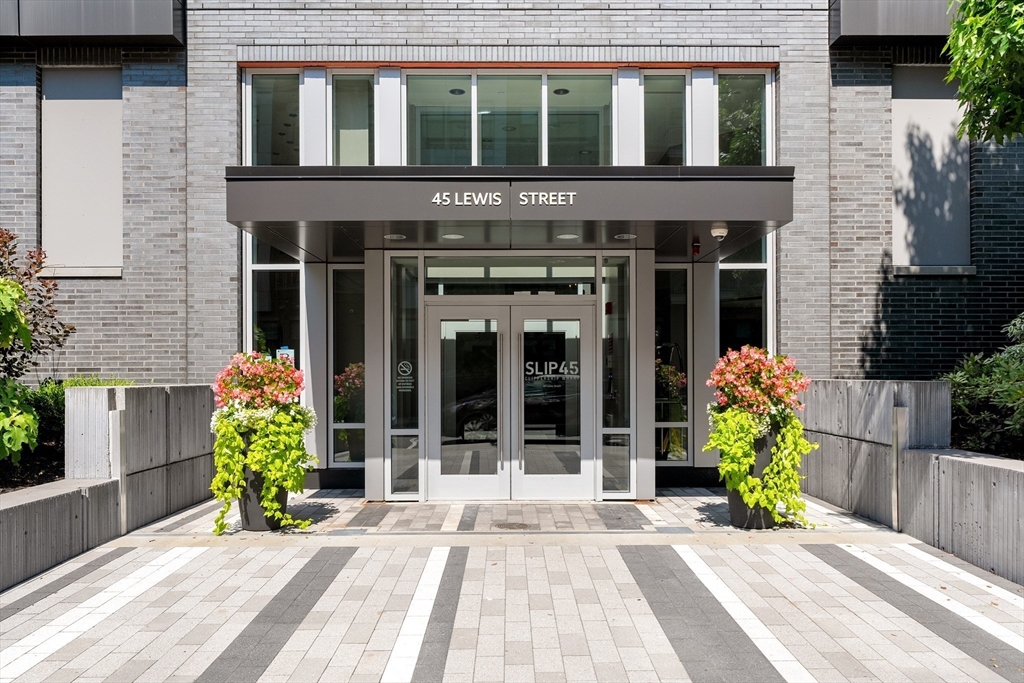 45 Lewis Street # 409