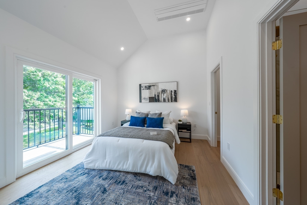 10 Rockland St. # 4