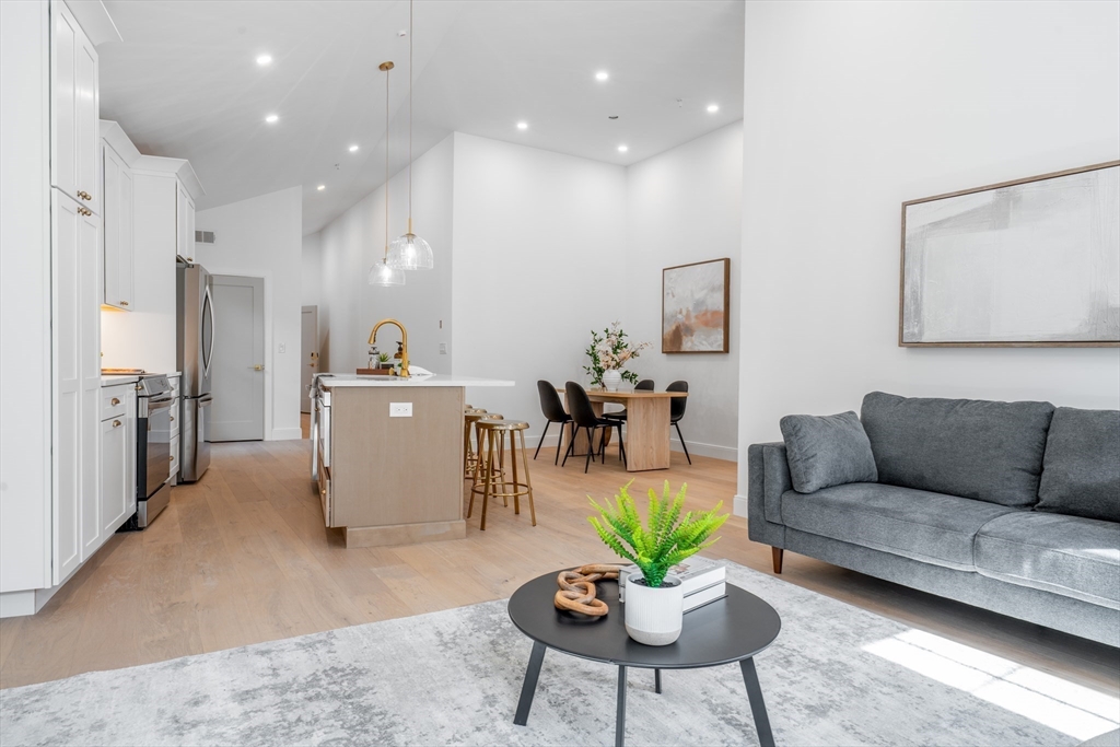 10 Rockland St. # 4