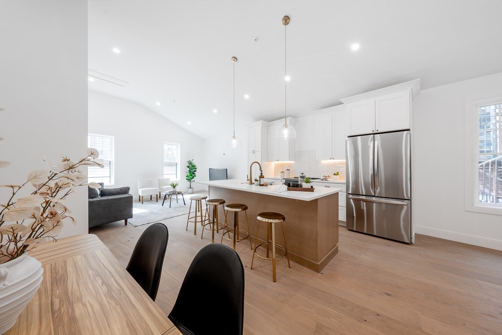10 Rockland St. # 4