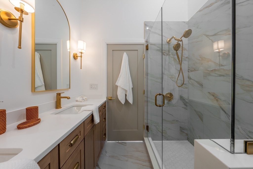 10 Rockland St. # 4