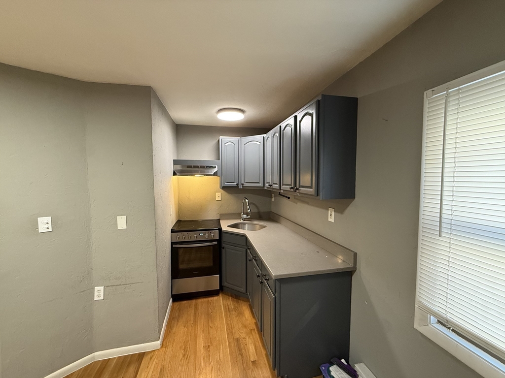 181 Bowen Street # 1