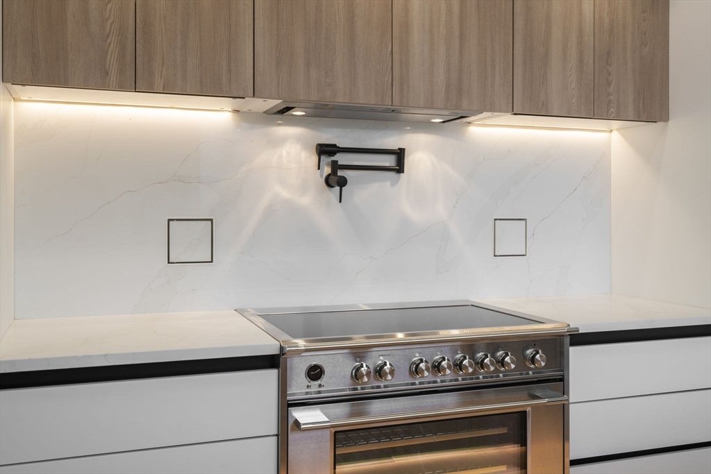 152 W 3rd Street # 1