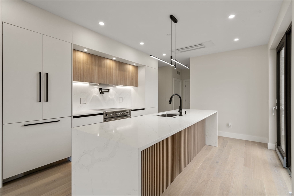 152 W 3rd Street # 1