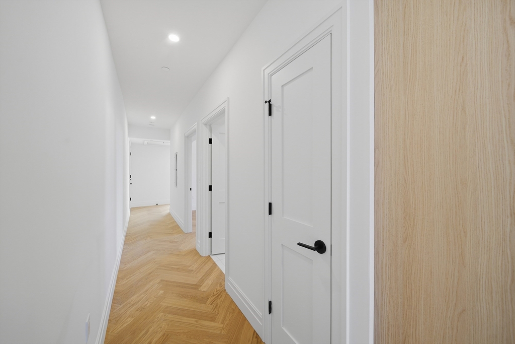 545 East 2nd St Unit: PH2