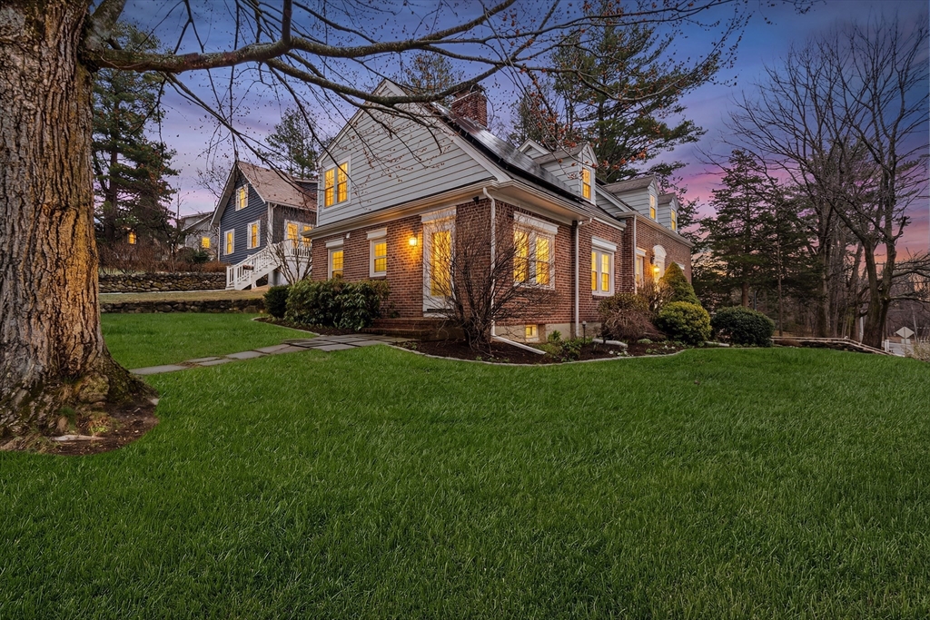 535 Great Plain Ave