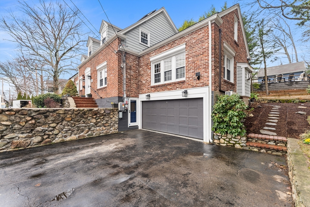 535 Great Plain Ave
