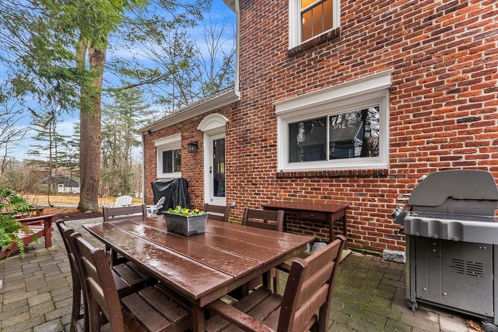 535 Great Plain Ave